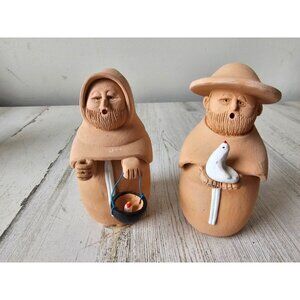 Vintage terra cotta Monk sermar chili pottery figuring statue decor bird basket